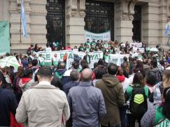 Protestas de trabajadores/as contratados en Rosario y Santa Fe