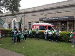 Manifestación de trabajadores del SIES frente al SAMCo de Esperanza