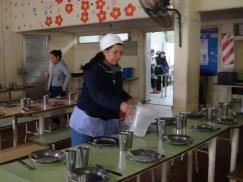 Asistentes Escolares: Pago del Título y atención de comedores escolares