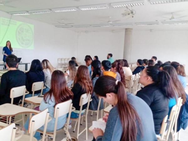 taller-sobre-alimentacion-saludable-destinado-a-residentes-unl-ate