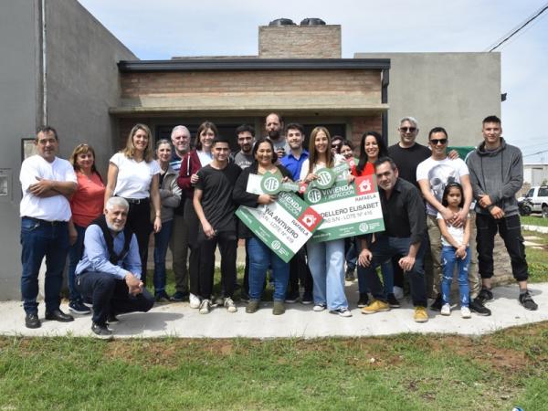 ate-entrego-dos-viviendas-en-la-ciudad-de-rafaela